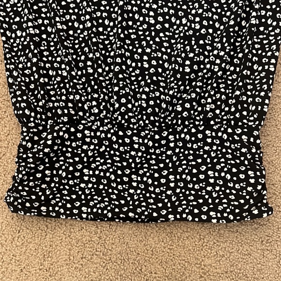 NWT Black and white top WHBM - Picture 2 of 3